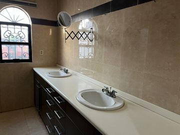 CASA EN RENTA O VENTA EN FRACC MALIBRAN