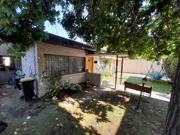 Casa en venta en LA REINA