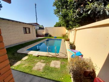 Casa en venta en LA REINA