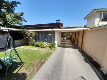 Casa en venta en LA REINA
