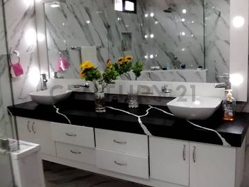 Casa en venta en Portoviejo en muy buen estado