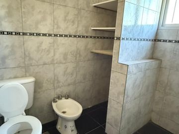 Casa en venta de 2 dormitorios c/ cochera en Los Horneros