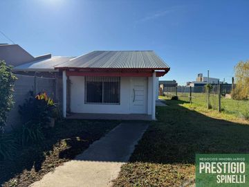 Casa en venta de 2 dormitorios c/ cochera en Los Horneros