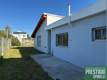 Casa en venta de 2 dormitorios c/ cochera en Los Horneros