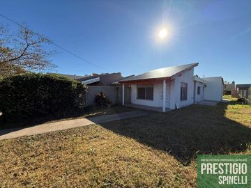 Casa en venta de 2 dormitorios c/ cochera en Los Horneros