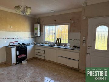 Casa en venta de 2 dormitorios c/ cochera en Los Horneros