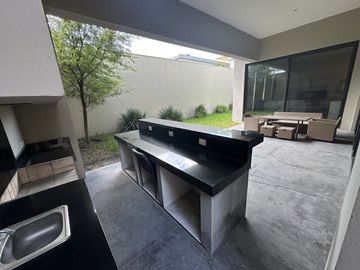 CASA EN VENTA EN SAN PEDRO GARZA GARCÍA