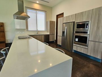 CASA EN VENTA EN SAN PEDRO GARZA GARCÍA
