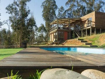 CÓMODA CASA EN PARCELA CON VISTA ESPECTACULAR