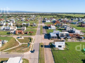 Lote ESQUINA APTO 3 UNIDADES en Docta Parque 396 m2  Sector Córdoba!