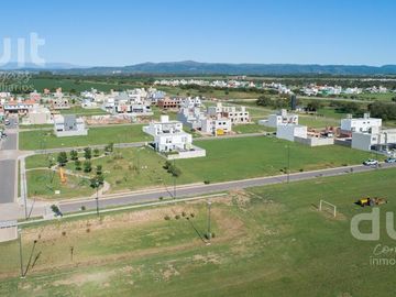 Lote ESQUINA APTO 3 UNIDADES en Docta Parque 396 m2  Sector Córdoba!