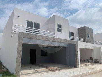 Fraccionamiento Real de Palmas Casa en venta en Ciudad Industrial