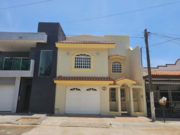 Casa en venta en Infonavit Barrancos