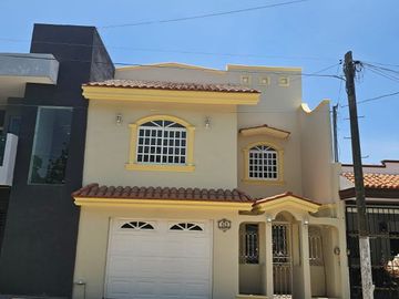 Casa en venta en Infonavit Barrancos