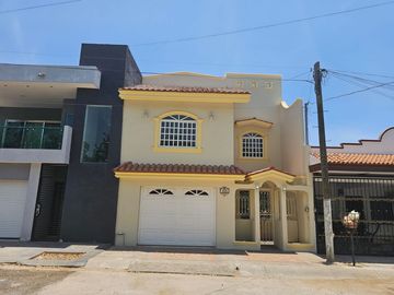 Casa en venta en Infonavit Barrancos