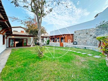 Casa en  Venta en La Molina Vieja, límite con Surco
