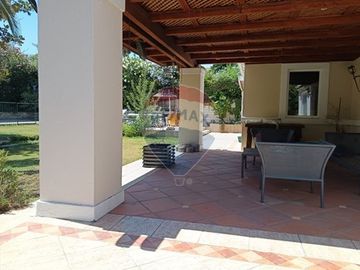 Hermosa Casa 4D/4B Laguna - Colegios