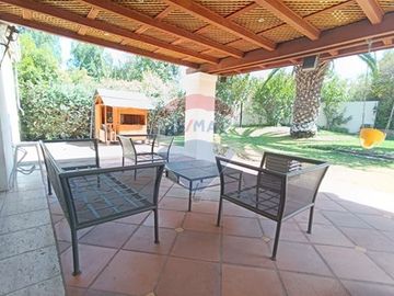 Hermosa Casa 4D/4B Laguna - Colegios