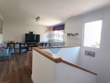 Hermosa Casa 4D/4B Laguna - Colegios