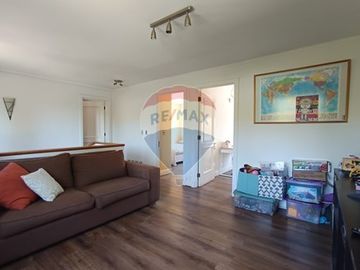 Hermosa Casa 4D/4B Laguna - Colegios