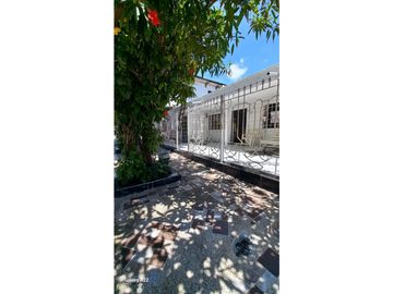 Comoda Casa + Apartamento en VENTA Barrio La VICTORIA