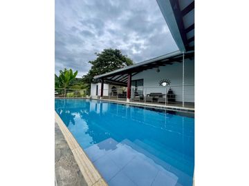 Casa campestre en condominio para la venta en Calima, Valle del Cauca