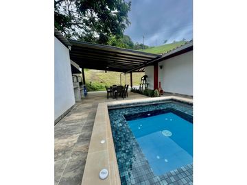 Casa campestre en condominio para la venta en Calima, Valle del Cauca