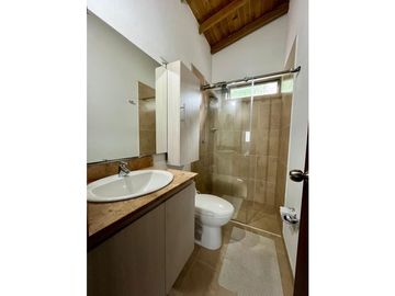 SE VENDE CASA CAMPESTRE EN SANTA FE DE ANTIOQUIA AMOBLADA