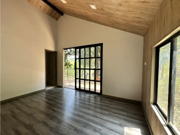 ESTRENA CHALET CON ESPECTACULAR DECK CON JACUZZI EN SOPETRAN
