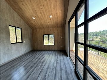 ESTRENA CHALET CON ESPECTACULAR DECK CON JACUZZI EN SOPETRAN