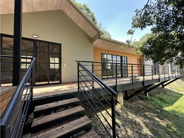 ESTRENA CHALET CON ESPECTACULAR DECK CON JACUZZI EN SOPETRAN