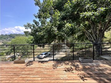 ESTRENA CHALET CON ESPECTACULAR DECK CON JACUZZI EN SOPETRAN