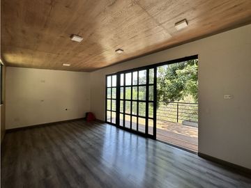 ESTRENA CHALET CON ESPECTACULAR DECK CON JACUZZI EN SOPETRAN