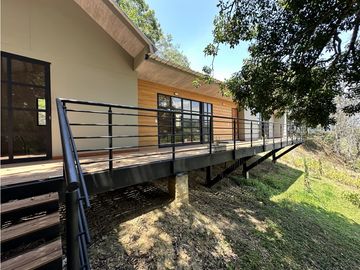 ESTRENA CHALET CON ESPECTACULAR DECK CON JACUZZI EN SOPETRAN