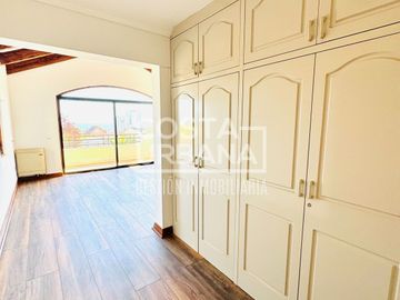 GRAN CASA EN BOSQUES DE MONTEMAR