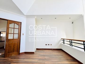 GRAN CASA EN BOSQUES DE MONTEMAR