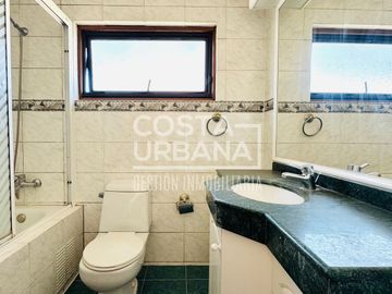 GRAN CASA EN BOSQUES DE MONTEMAR