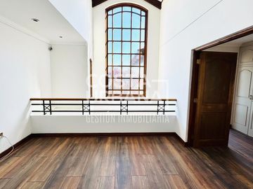 GRAN CASA EN BOSQUES DE MONTEMAR