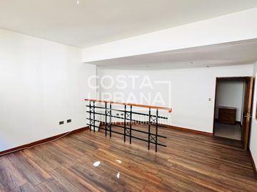 GRAN CASA EN BOSQUES DE MONTEMAR
