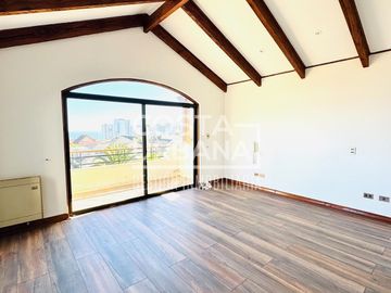 GRAN CASA EN BOSQUES DE MONTEMAR