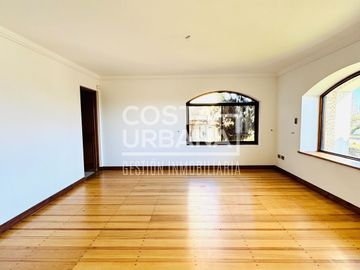 GRAN CASA EN BOSQUES DE MONTEMAR