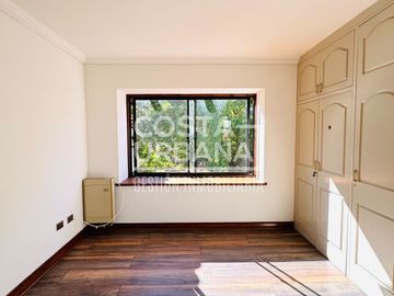 GRAN CASA EN BOSQUES DE MONTEMAR