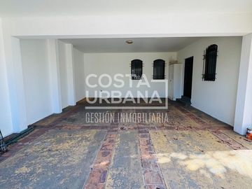 GRAN CASA EN BOSQUES DE MONTEMAR