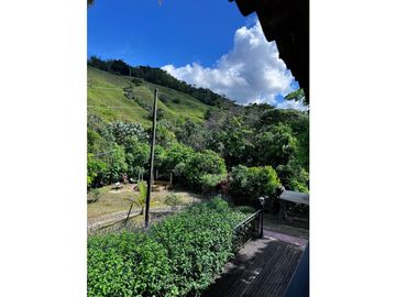 HERMOSA FINCA A PUERTA CERRADA EN COCORNA