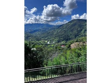 HERMOSA FINCA A PUERTA CERRADA EN COCORNA
