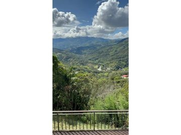 HERMOSA FINCA A PUERTA CERRADA EN COCORNA