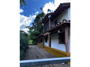 HERMOSA FINCA A PUERTA CERRADA EN COCORNA