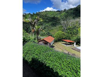 HERMOSA FINCA A PUERTA CERRADA EN COCORNA