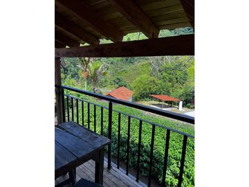 HERMOSA FINCA A PUERTA CERRADA EN COCORNA