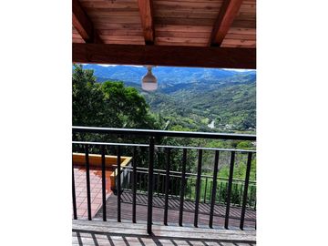 HERMOSA FINCA A PUERTA CERRADA EN COCORNA